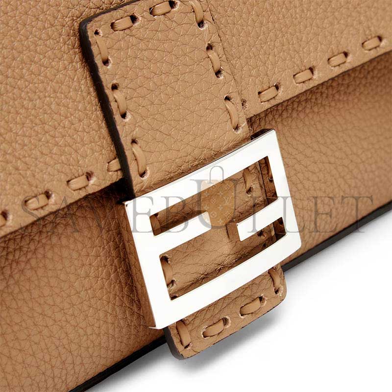 F**di baguette 8br600arbbf0emr (28*15*6.5cm)